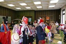 Naumburger Prinzenpaare mit Hofnarren besuchen den Kindergottesdienst (Foto: Karl-Franz Thiede)